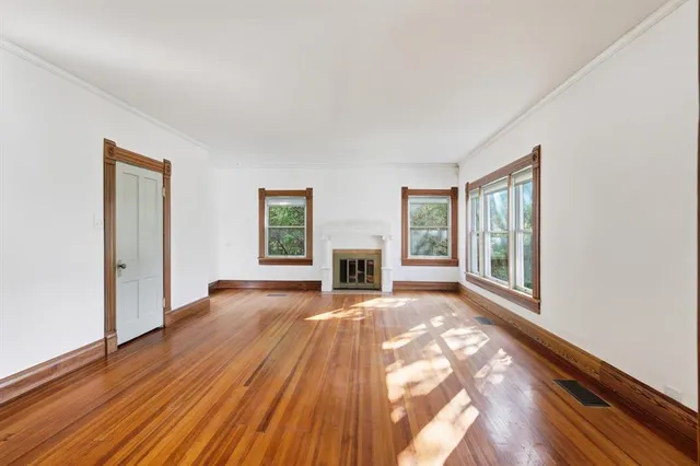 $775,000 | 2044 West Oak Street, Denton, TX 76201