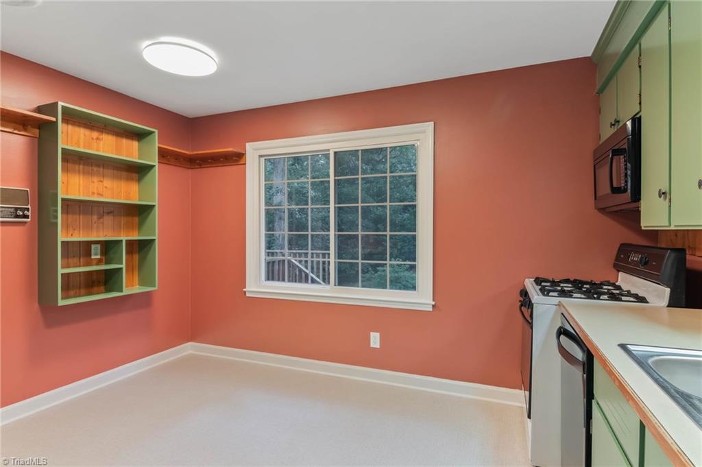 706 Ragsdale Road Jamestown, NC 27282 - Photo 14 of 26