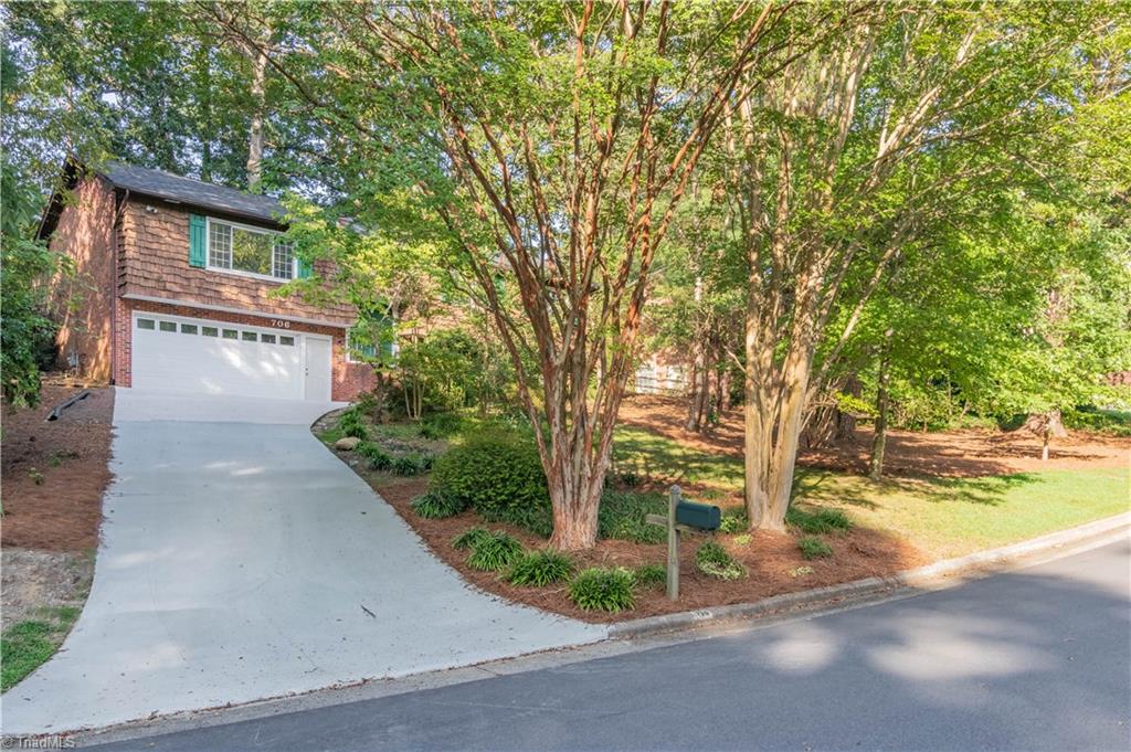 706 Ragsdale Road Jamestown, NC 27282 - Photo 3 of 26