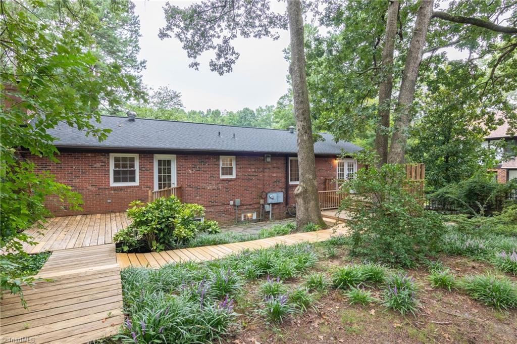 706 Ragsdale Road Jamestown, NC 27282 - Photo 4 of 26