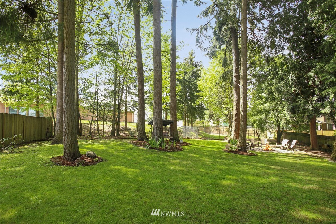 218 221st Street Southwest Bothell, WA 98021 - Photo 33 of 40 a view of park