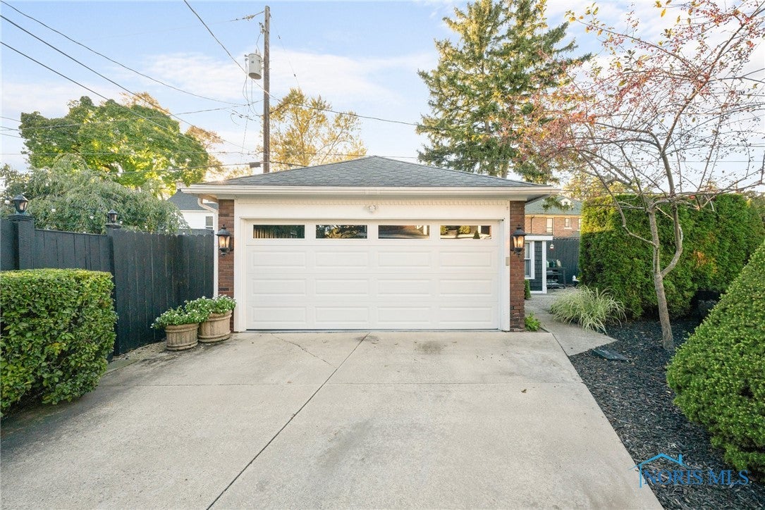 1951 Richmond Road Toledo, OH 43607 - Photo 44 of 45 The two car garage with attached potting shed