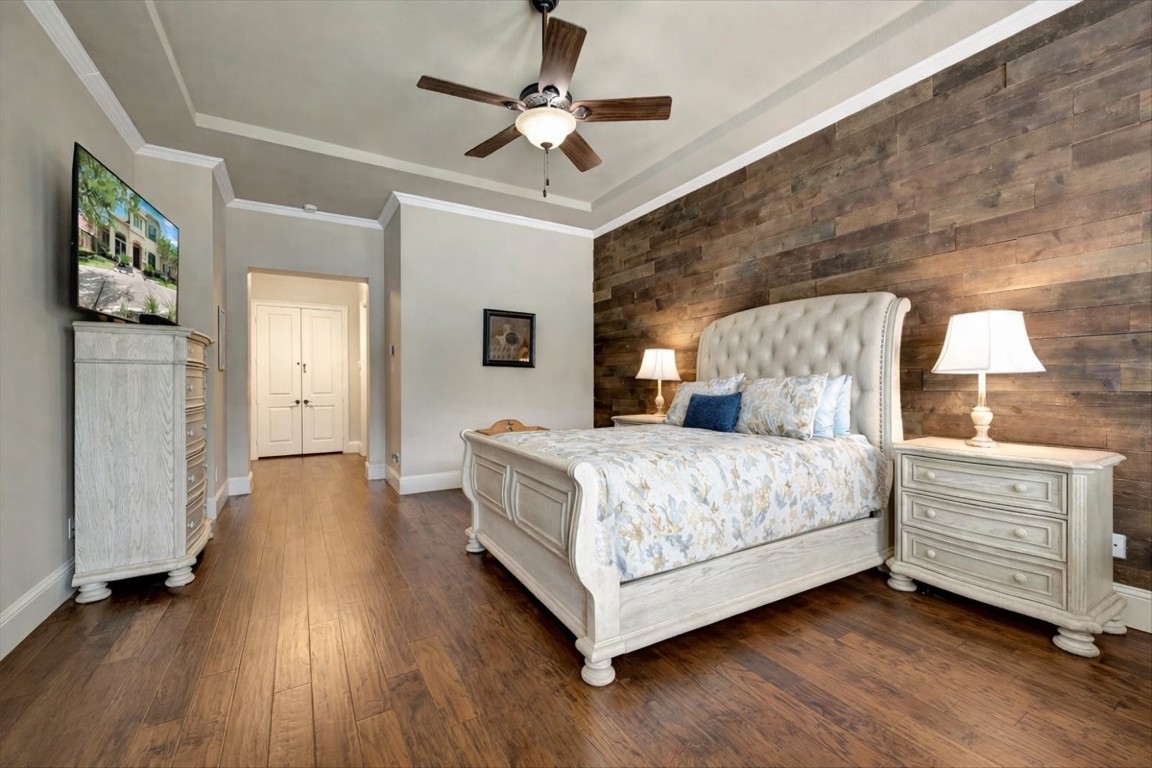 3108 Tyler Court Friendswood, TX 77546 - Photo 20 of 50 a bedroom with a bed and a dresser