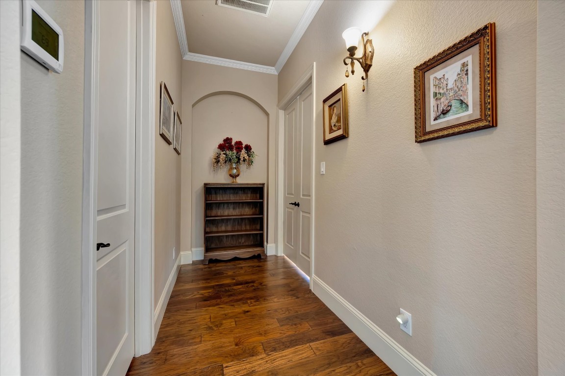 3108 Tyler Court Friendswood, TX 77546 - Photo 27 of 50 a view of a hallway with front door