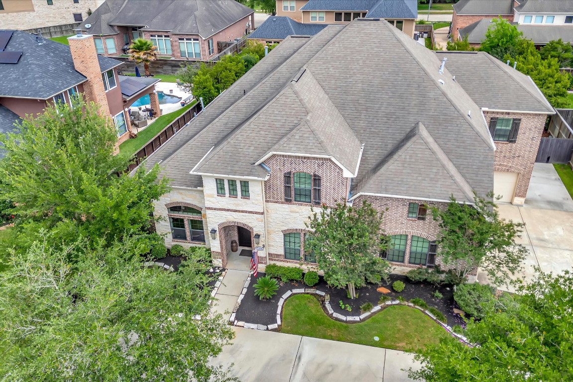 3108 Tyler Court Friendswood, TX 77546 - Photo 48 of 50 an aerial view of house with yard