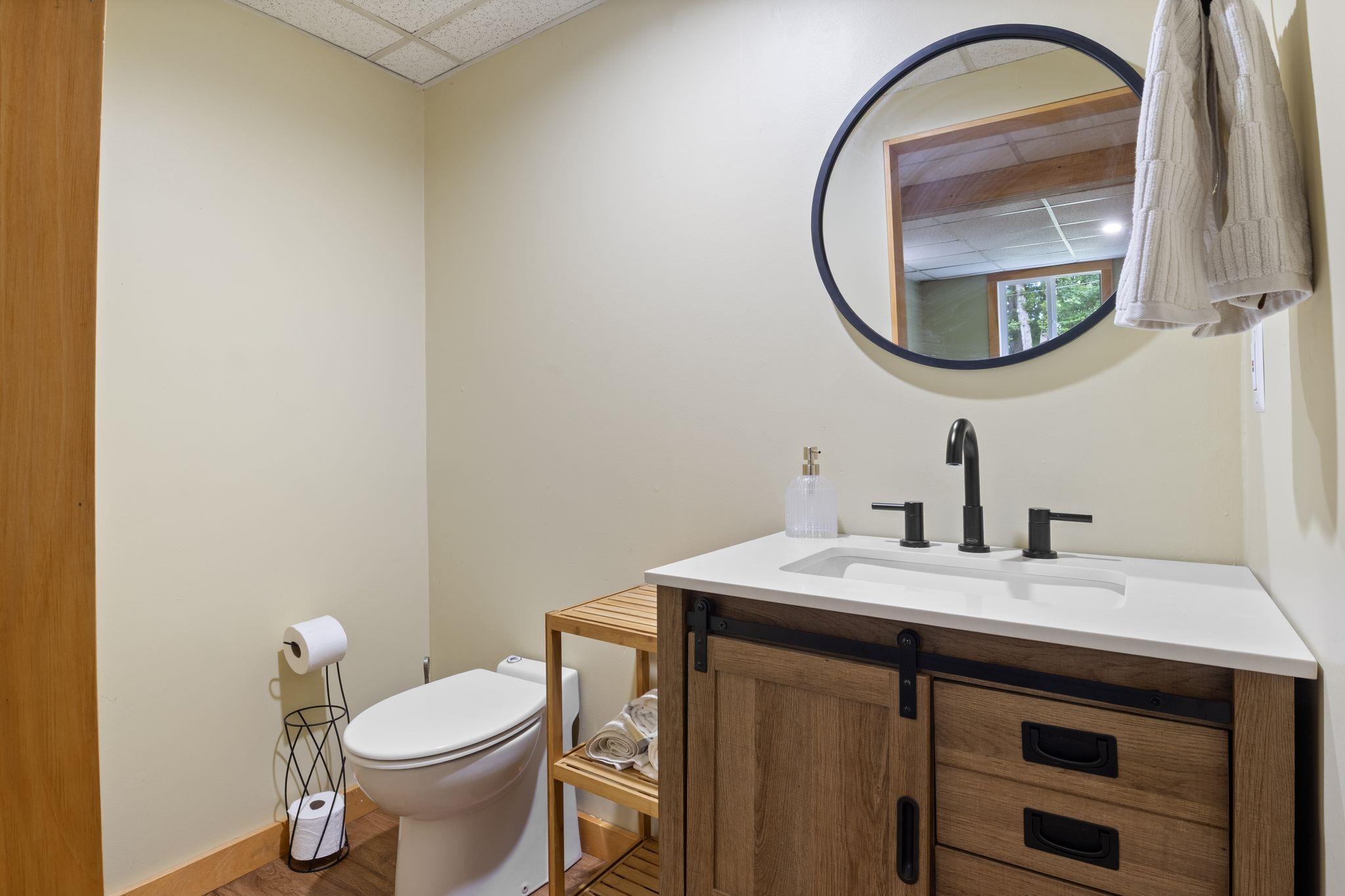 8 Diana Road Derry, NH 03038 - Photo 22 of 48