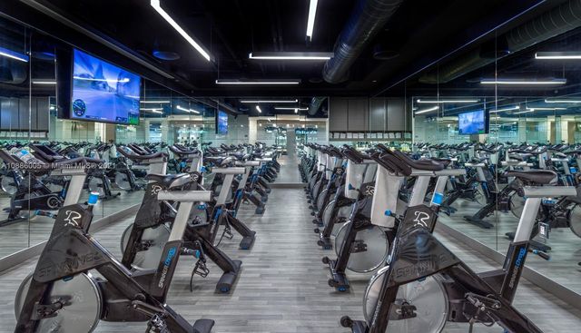 $926,550 | 19925 Northeast 39th Place, Unit 401, Aventura, FL 33180