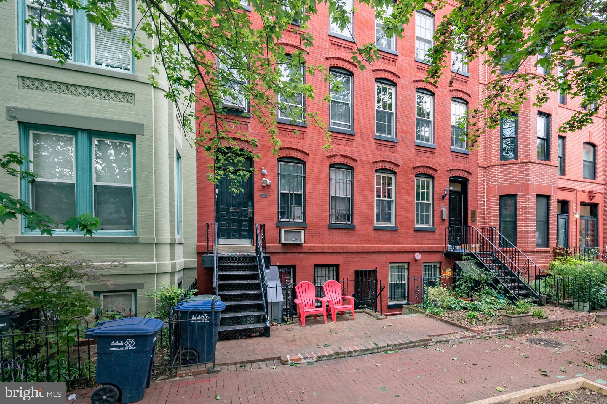 216 4th Street Southeast Washington, DC 20003 - Photo 5 of 85