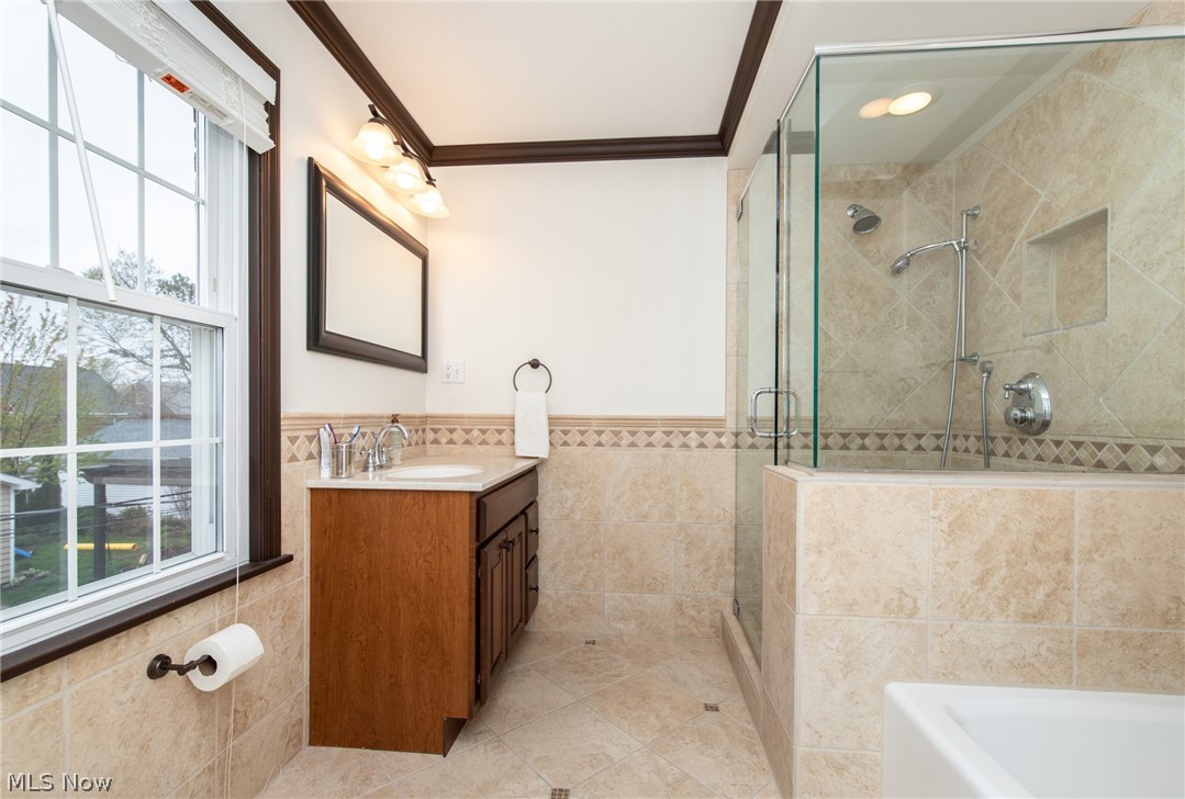 2576 Saybrook Road Cleveland, OH 44118 - Photo 17 of 31 Gallery Image 17