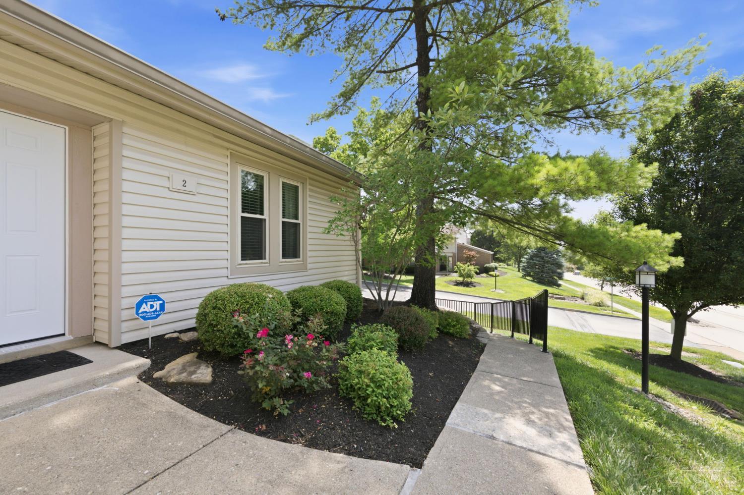 2 Boxwood Court Springdale, OH 45246 - Photo 3 of 53