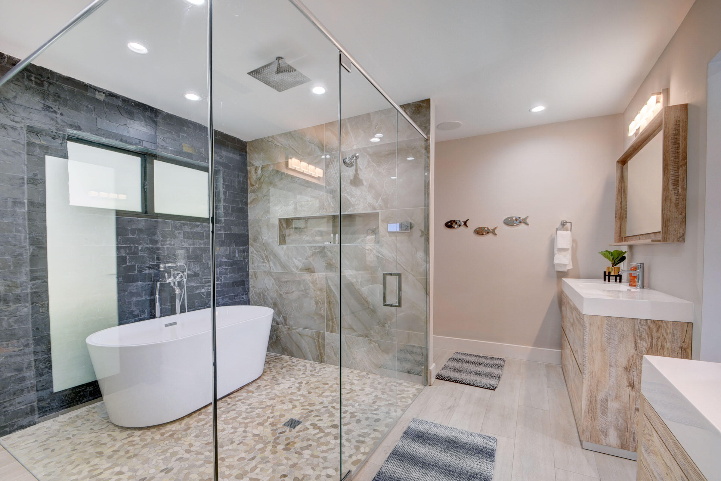 1230 Gulfstream Way Singer Island, FL 33404 - Photo 15 of 40 MASTER BATH