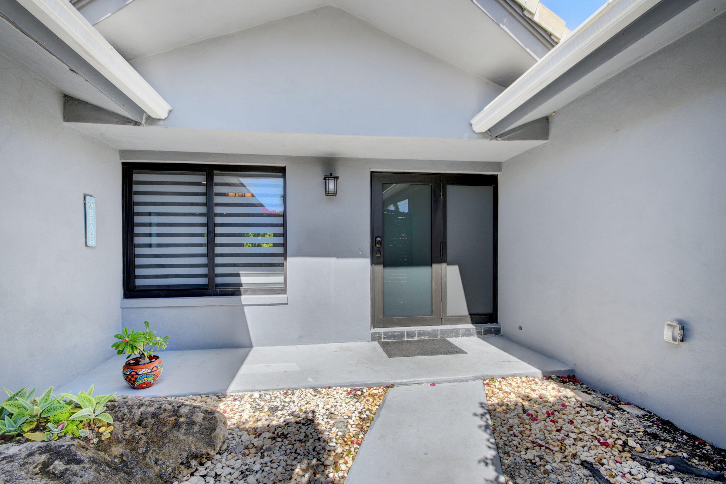 1230 Gulfstream Way Singer Island, FL 33404 - Photo 3 of 40 ENTRANCE
