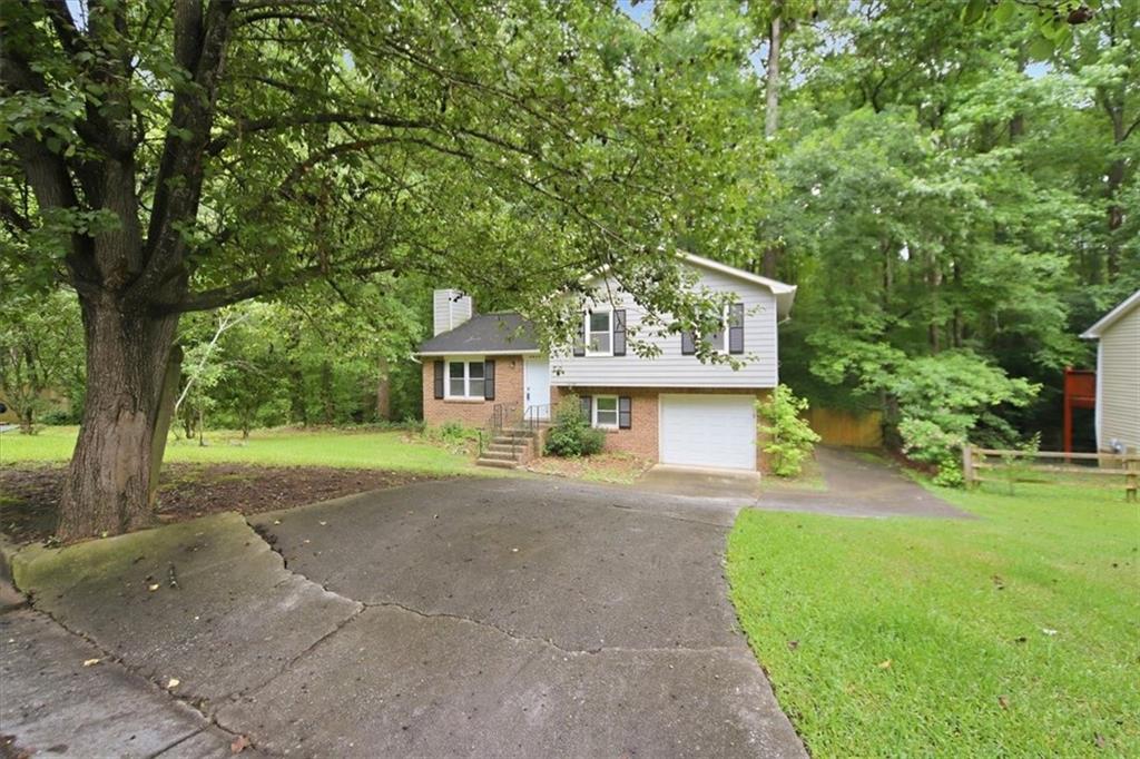 4635 Hamlet Walk Southeast Conyers, GA 30094 - Photo 4 of 25