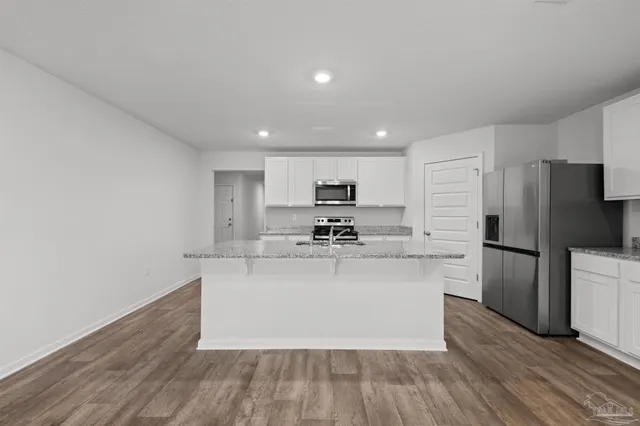 $2,100 | 7349 Lakeside Oak Court, Pensacola, FL 32526