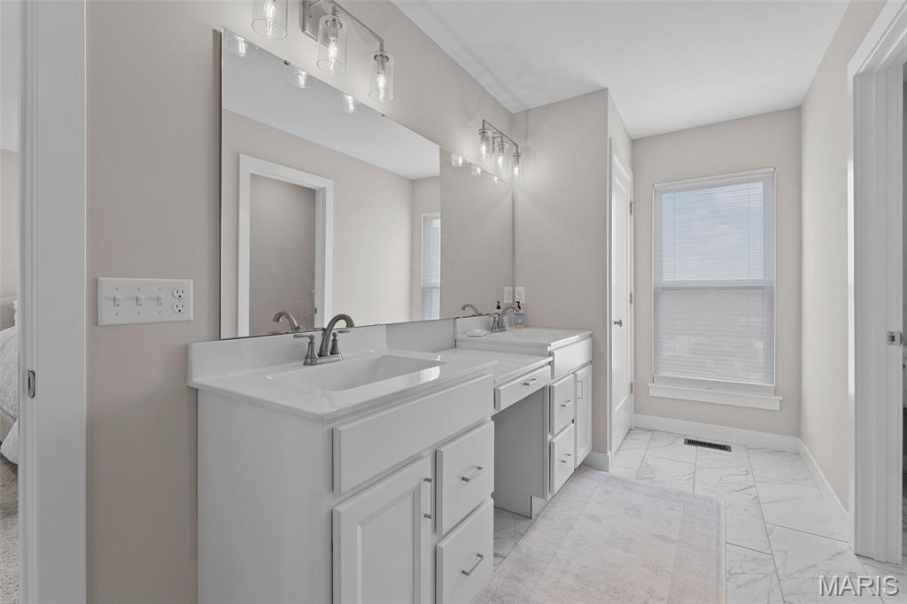 8933 Eager Road St. Louis, MO 63144 - Photo 15 of 31