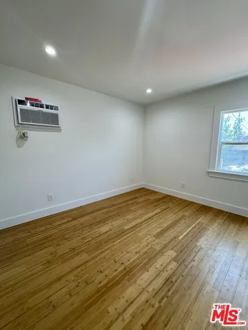 $1,495 | 5520 Franklin Avenue, Unit 1/2, Los Angeles, CA 90028