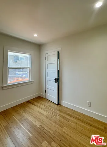 $1,495 | 5520 Franklin Avenue, Unit 1/2, Los Angeles, CA 90028