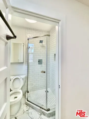 $1,495 | 5520 Franklin Avenue, Unit 1/2, Los Angeles, CA 90028