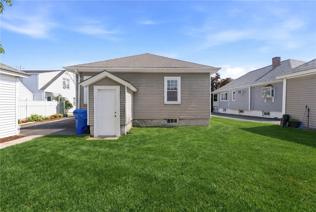 113 Warwick Road Pawtucket, RI 02861 - Photo 20 of 25