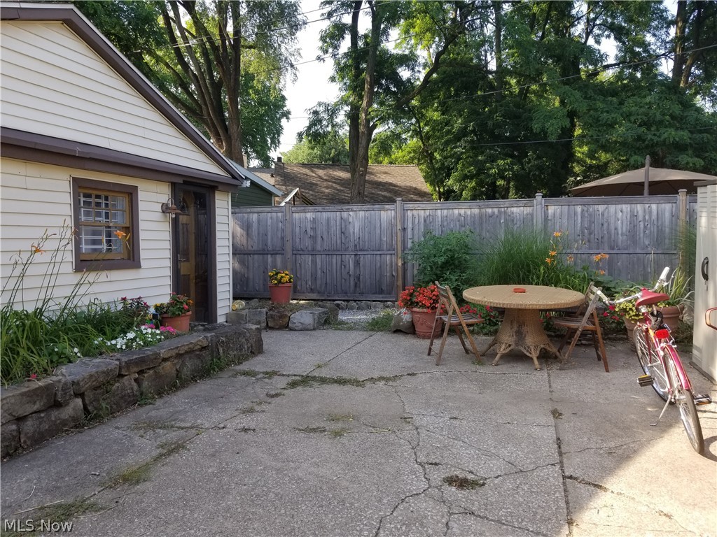 1820 Fulton Road Cleveland, OH 44113 - Photo 11 of 19 Back House and courtyard
