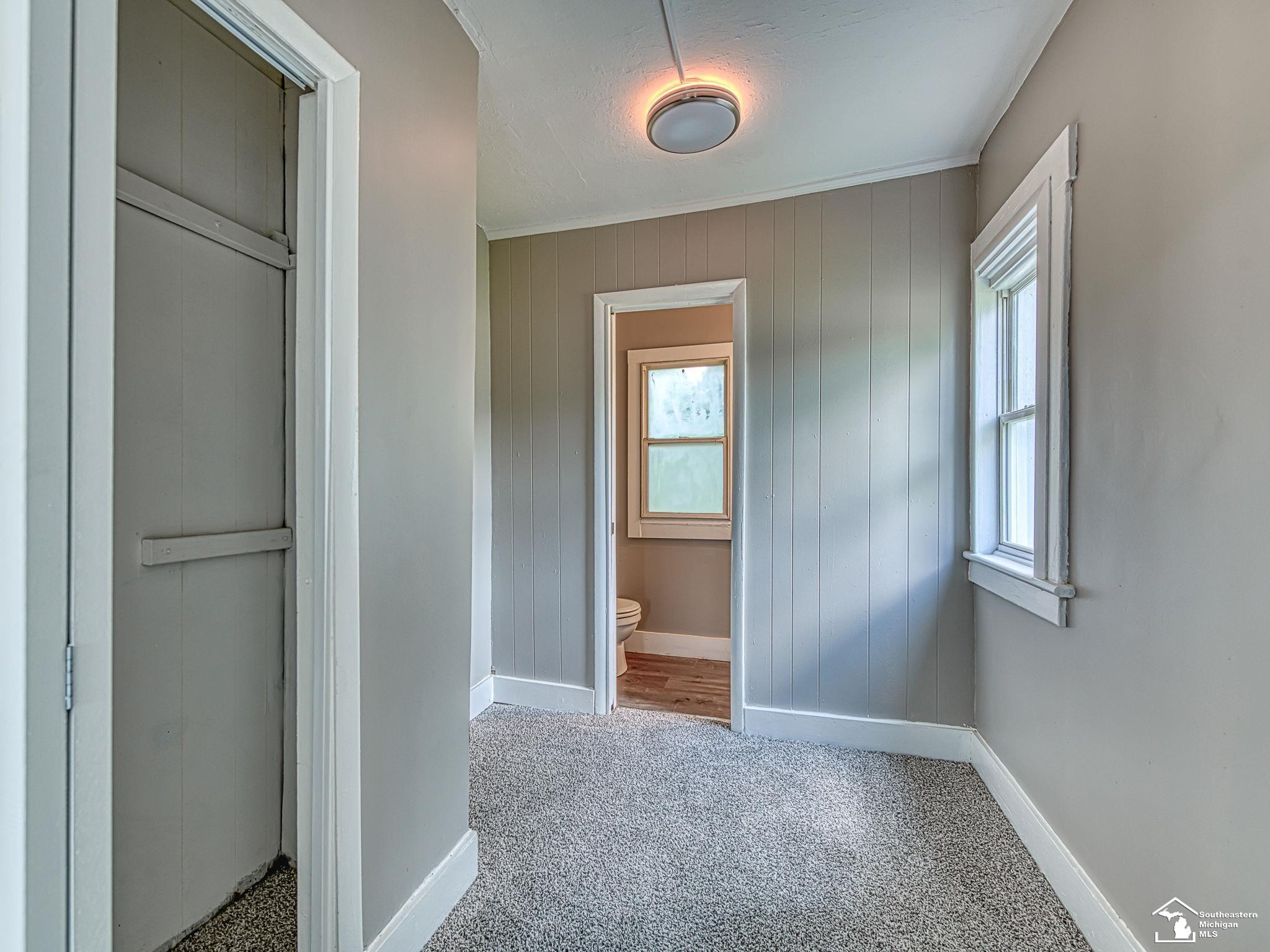 1105 Clinton Road Jackson, MI 49202 - Photo 7 of 27