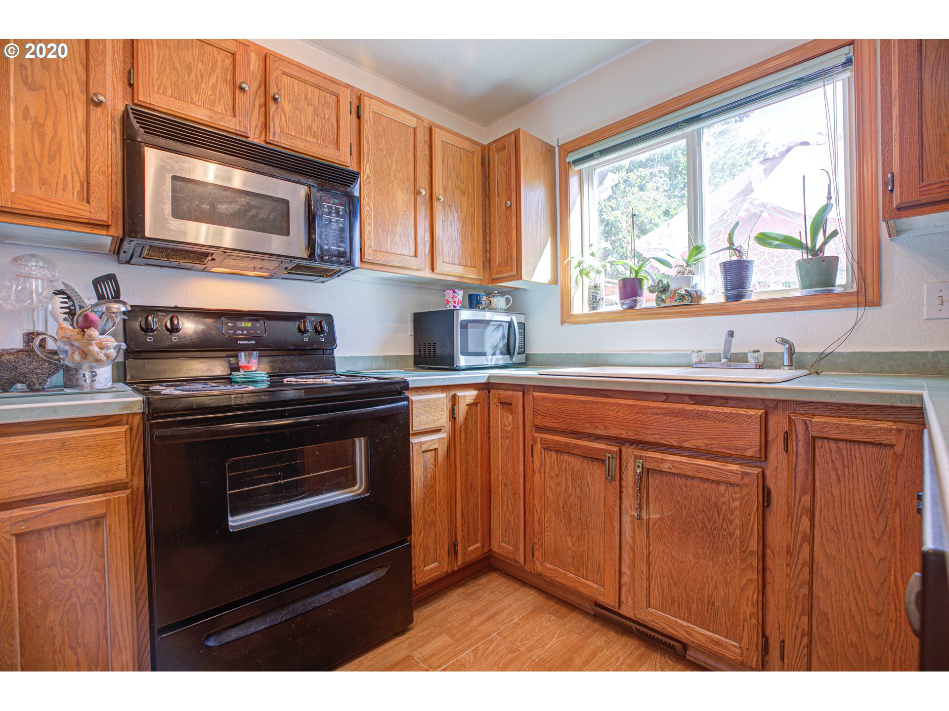 16942 Southwest Steele Way Beaverton, OR 97006 - Photo 8 of 29