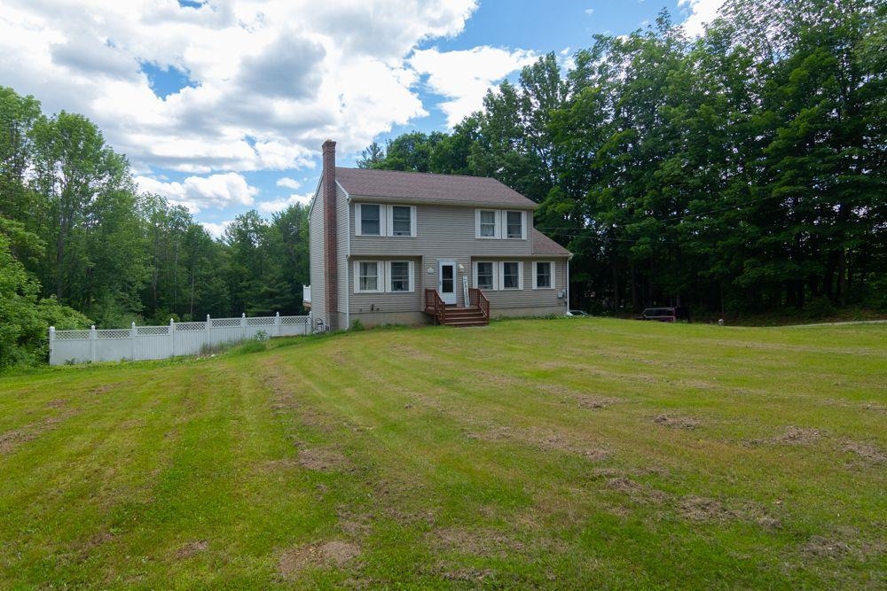 204 Walnut Street Rochester, NH 03867 - Photo 2 of 24