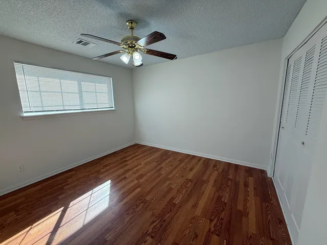 $175,000 | 10372 Hammerly Boulevard, Unit 25, Houston, TX 77043