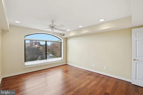 $865,000 | 11400 Strand Drive, Unit R402, Rockville, MD 20852