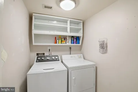 $865,000 | 11400 Strand Drive, Unit R402, Rockville, MD 20852