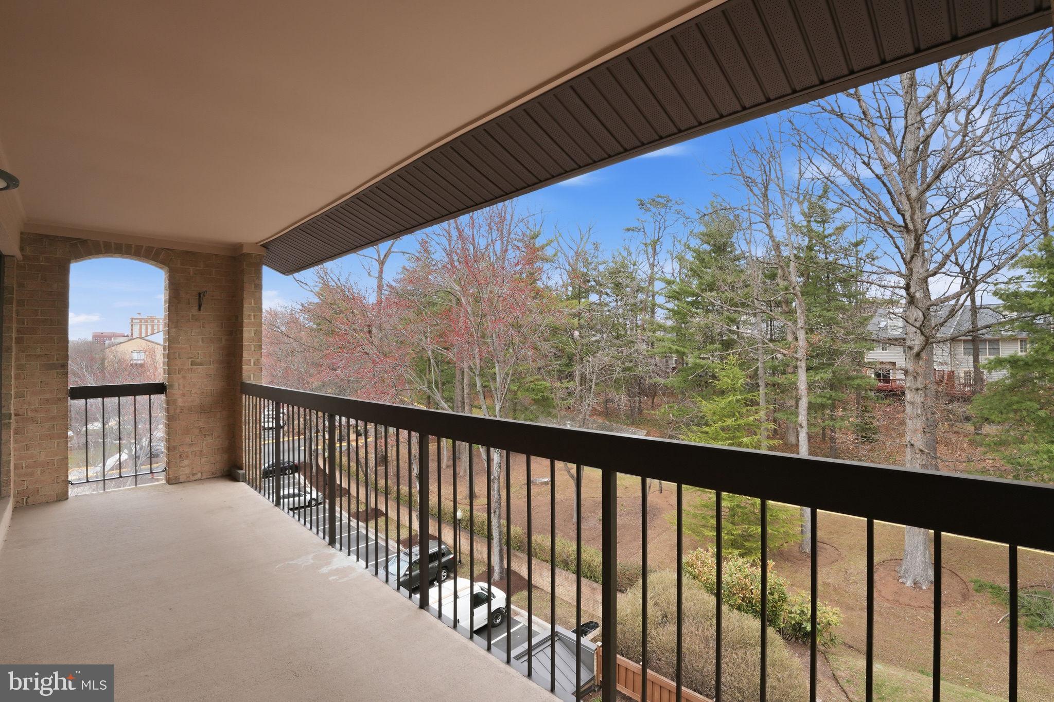 11400 Strand Drive, Unit R402 Rockville, MD 20852 - Photo 35 of 38 Expansive private balcony