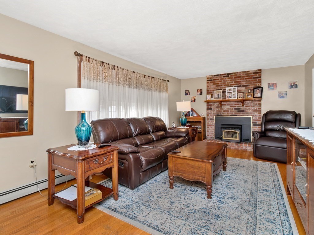 127 Westgate Road Waltham, MA 02453 - Photo 8 of 34