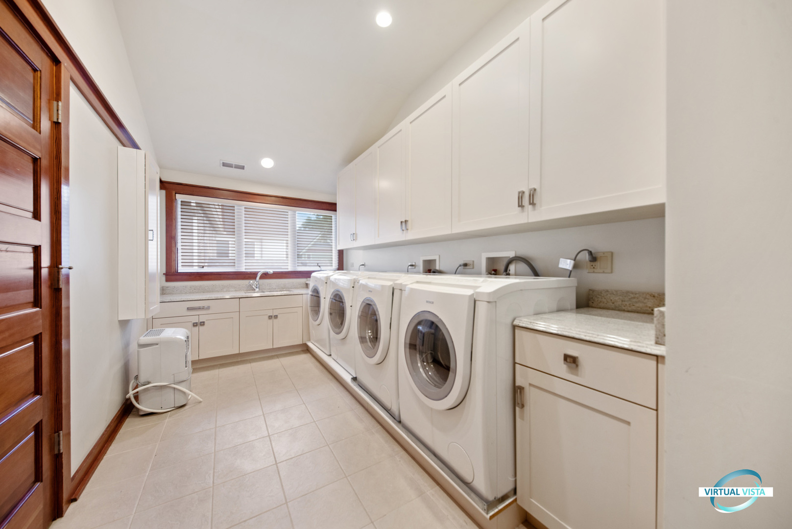 37 Longcommon Road Riverside, IL 60546 - Photo 31 of 34 a utility room with dryer and washer