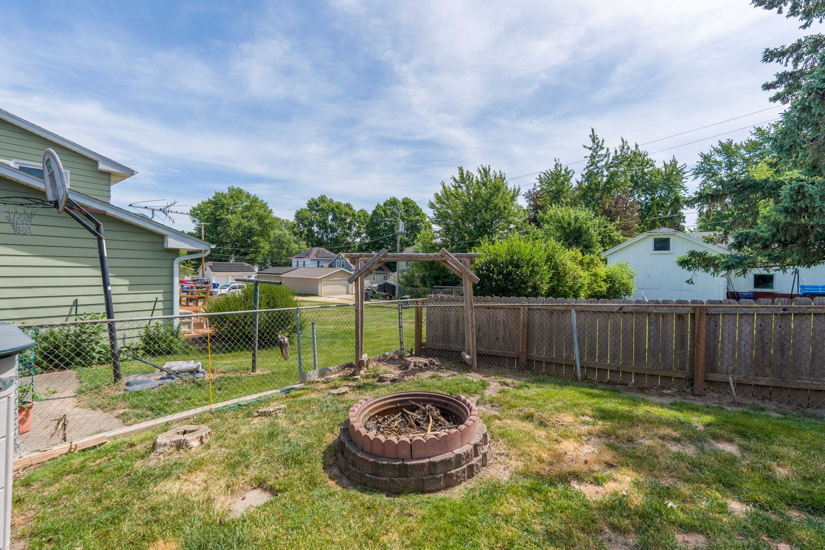 716 22nd Avenue North Clinton, IA 52732 - Photo 26 of 32