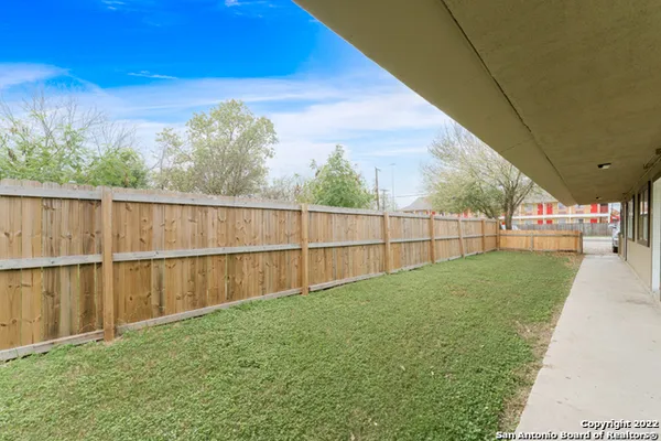 $850 | 522 Altitude Drive, Unit 4, San Antonio, TX 78227