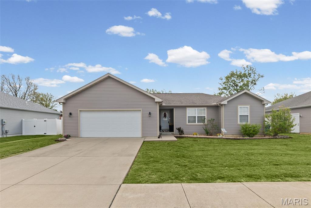 501 Arizona Street Bethalto, IL 62010 - Photo 1 of 35
