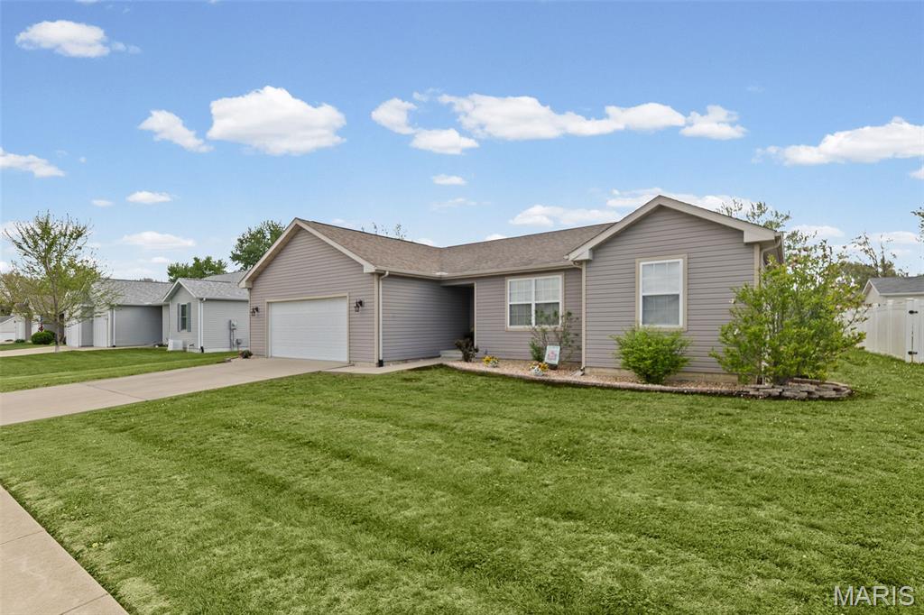 501 Arizona Street Bethalto, IL 62010 - Photo 3 of 35
