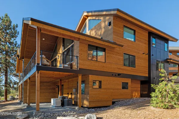 $2,544,990 | 121 Sierra Colina Drive, Unit 21, Stateline, NV 89449