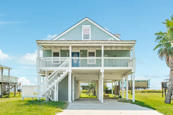 $499,000 | 805 Seashell Drive, Surfside Beach, TX 77541