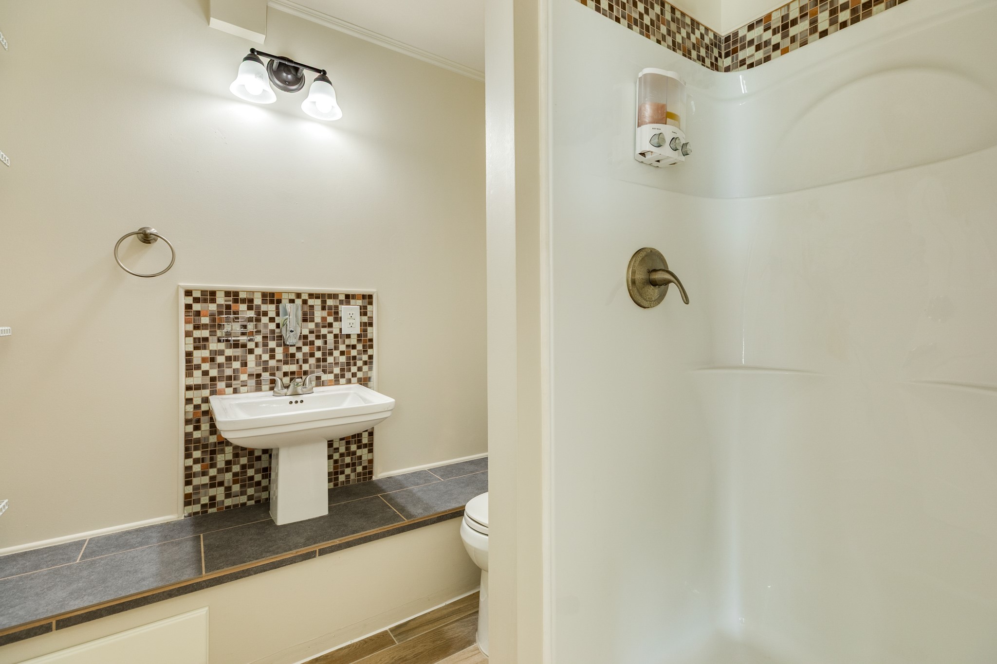 805 Seashell Drive Surfside Beach, TX 77541 - Photo 17 of 25 Guest bathroom on the second floor
