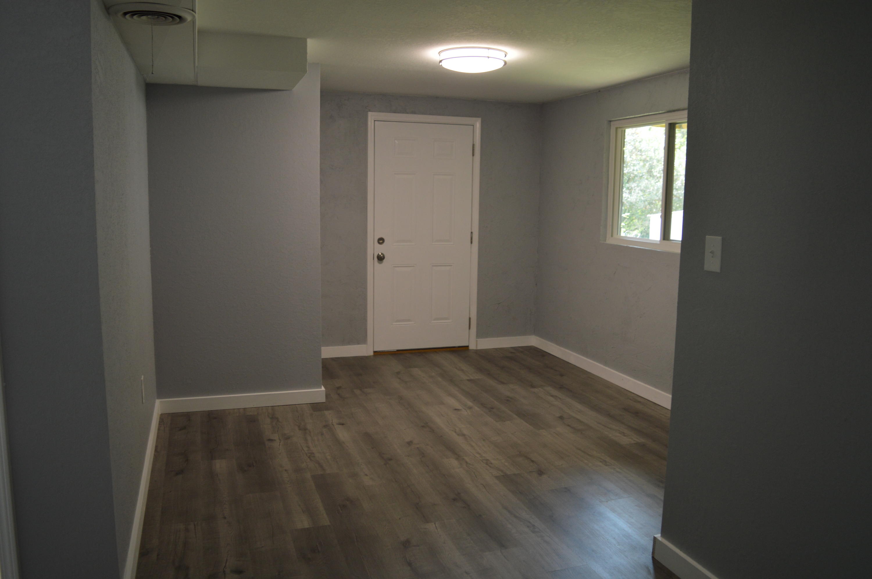 112 Underwood Road Oak Ridge, TN 37830 - Photo 22 of 40 DOWNSTAIRS ENTRANCE