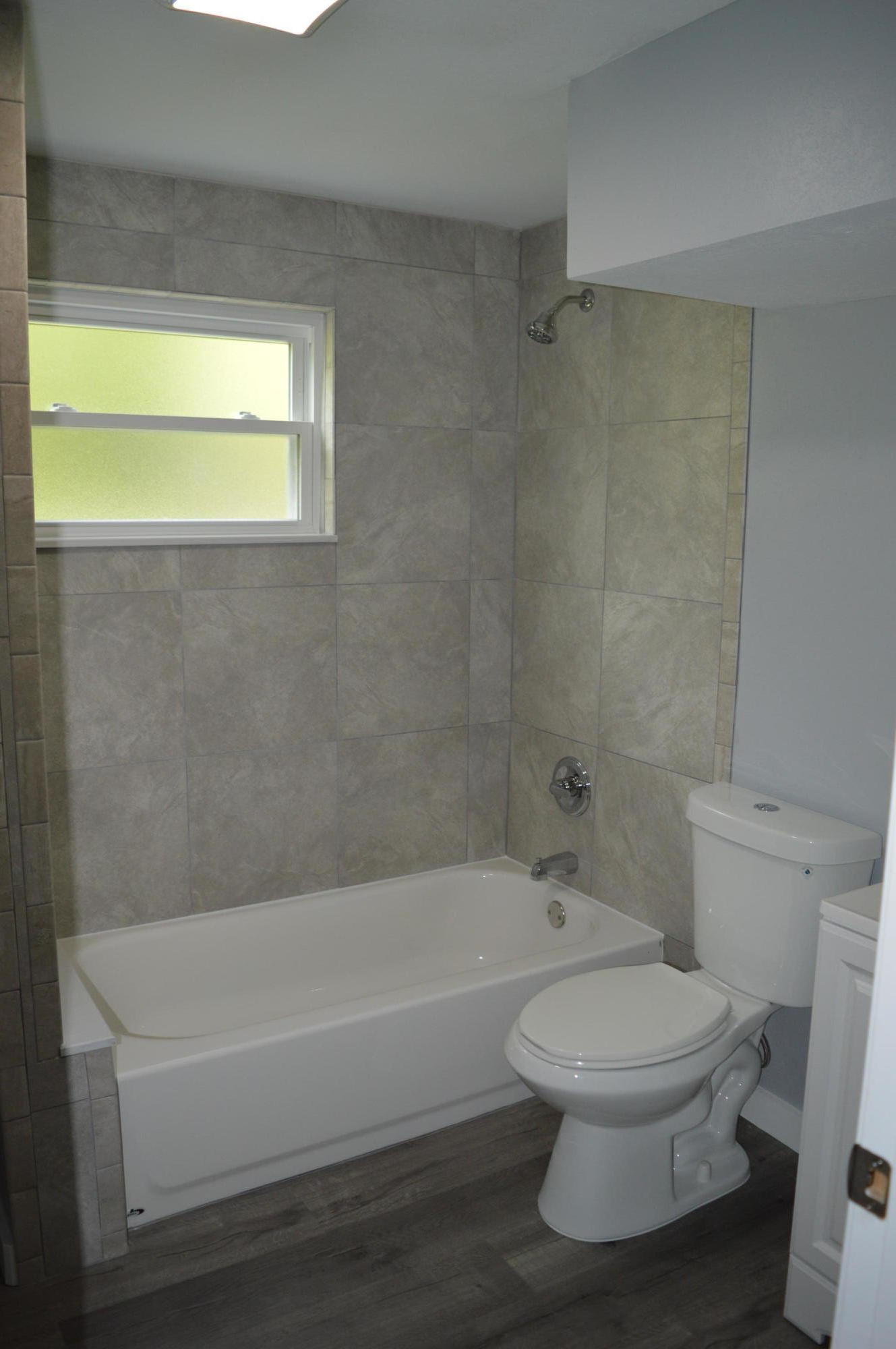 112 Underwood Road Oak Ridge, TN 37830 - Photo 25 of 40 DOWNSTAIRS BATHROOM
