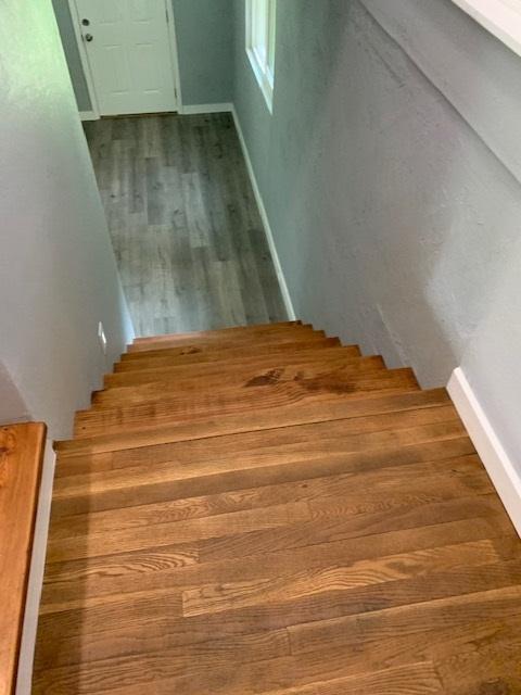 112 Underwood Road Oak Ridge, TN 37830 - Photo 28 of 40 STAIRWAY DOWN LANDING