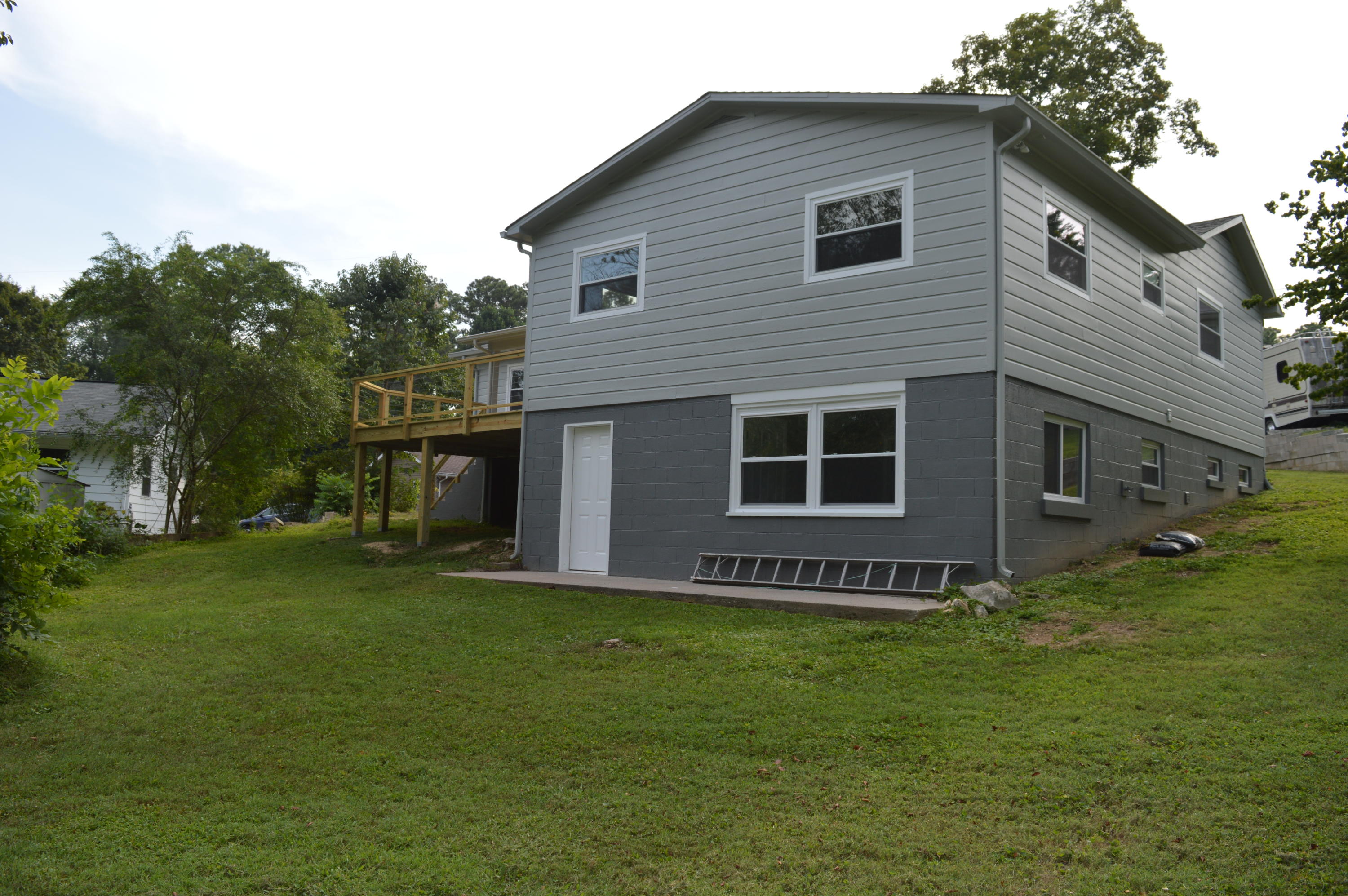 112 Underwood Road Oak Ridge, TN 37830 - Photo 32 of 40 ENTRANCE TO DOWNSTAIRS