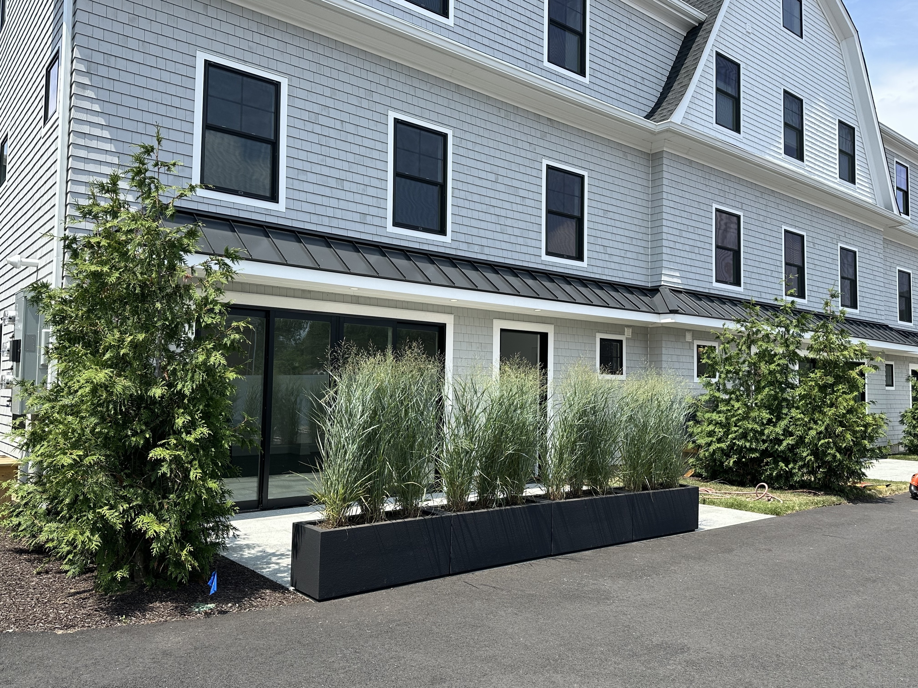 345 Reef Road, Unit B6 Fairfield, CT 06824 - Photo 18 of 40