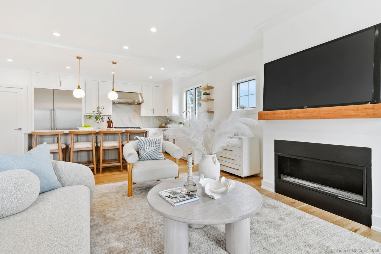 345 Reef Road, Unit B6 Fairfield, CT 06824 - Photo 2 of 40