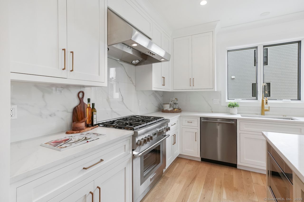 345 Reef Road, Unit B6 Fairfield, CT 06824 - Photo 35 of 40