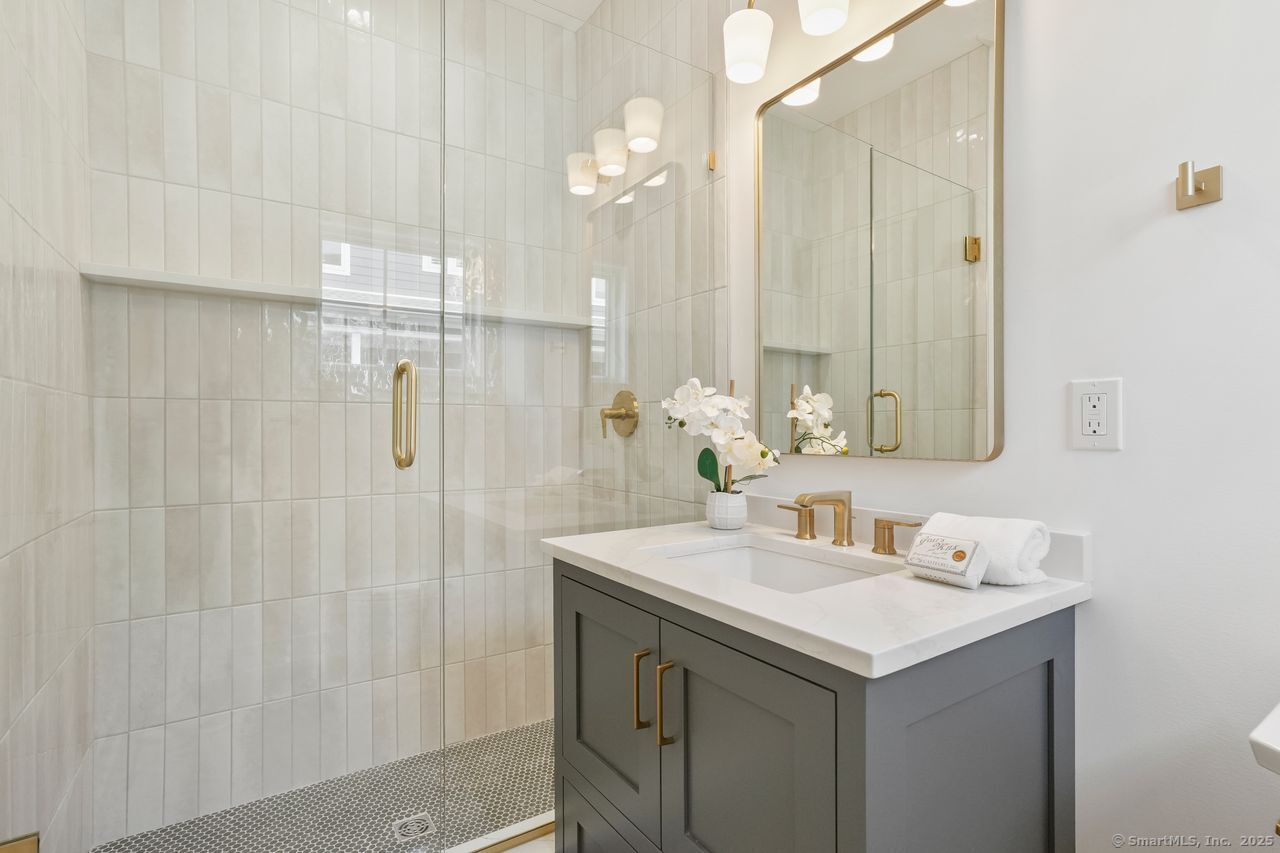 345 Reef Road, Unit B6 Fairfield, CT 06824 - Photo 37 of 40