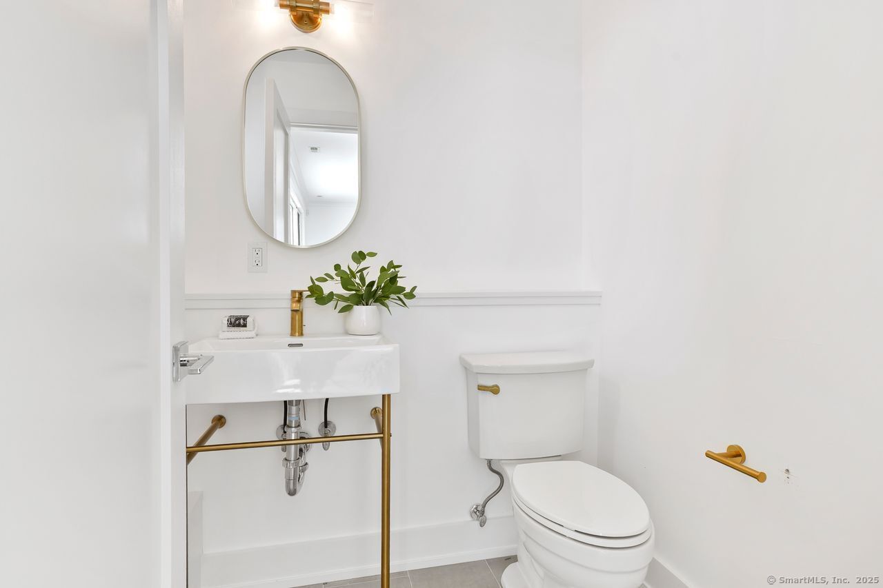 345 Reef Road, Unit B6 Fairfield, CT 06824 - Photo 8 of 40