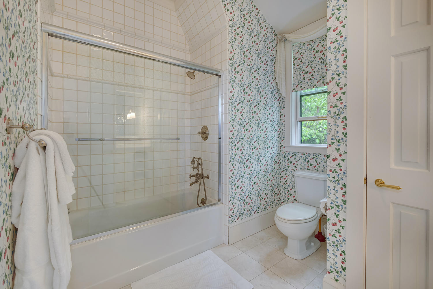 320-330 Sound Drive Mount Desert, ME 04660 - Photo 53 of 68 42-27.Up Bed2-bl.bath